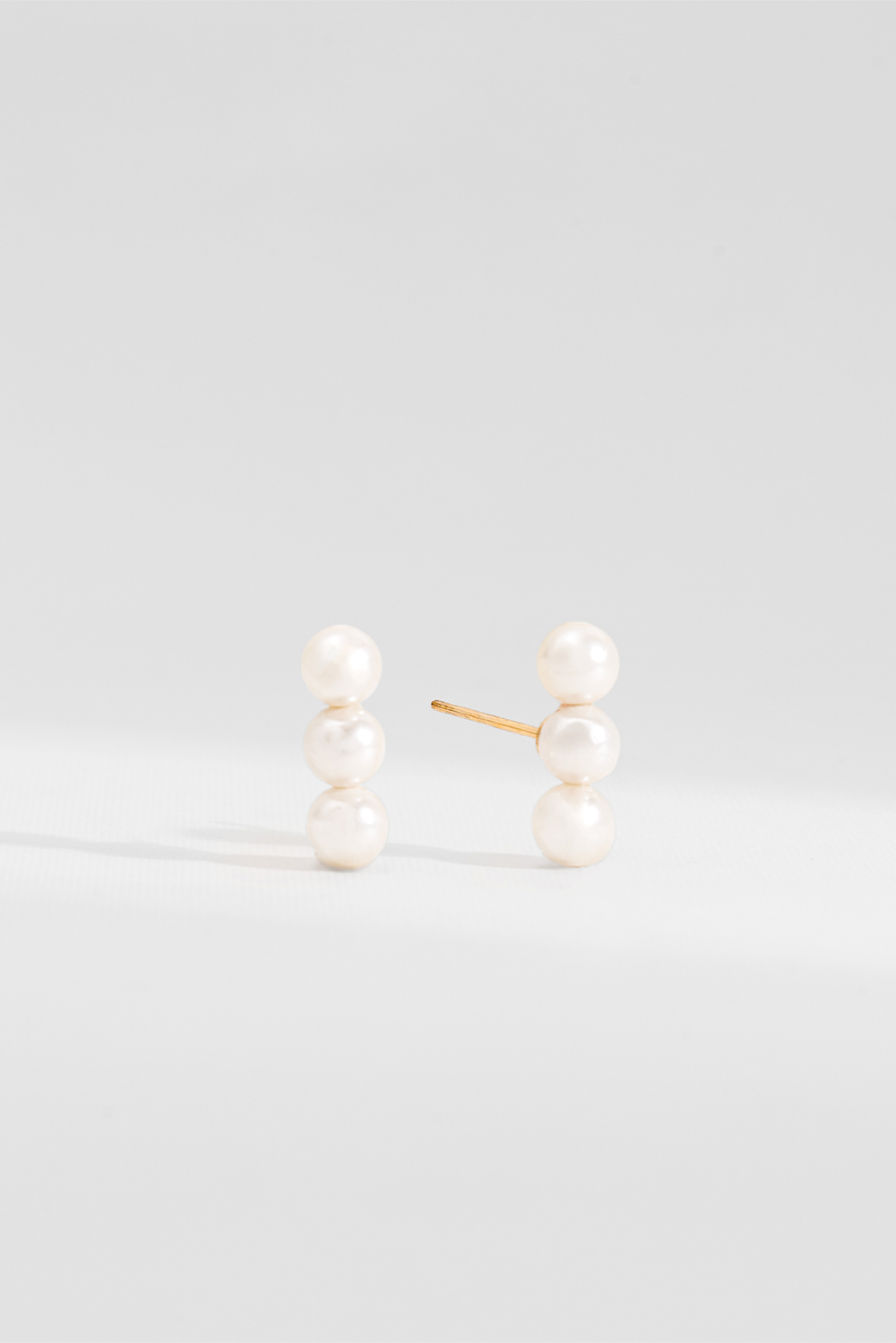 BRINCO BLUSH TRIO PÉROLAS DOURADO