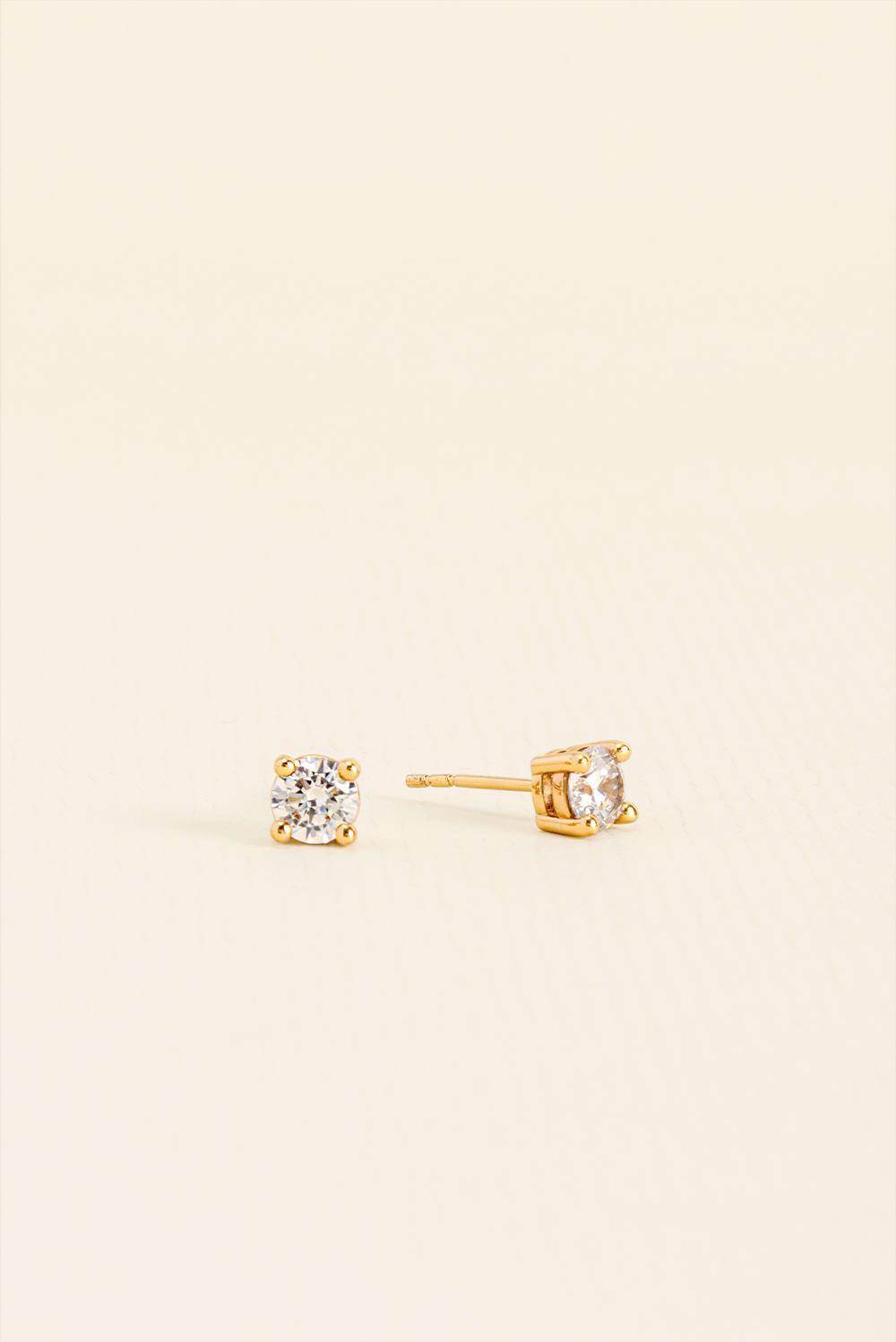 BRINCO SOLITARIO GLOW REDONDO 5MM DOURADO DOURADO