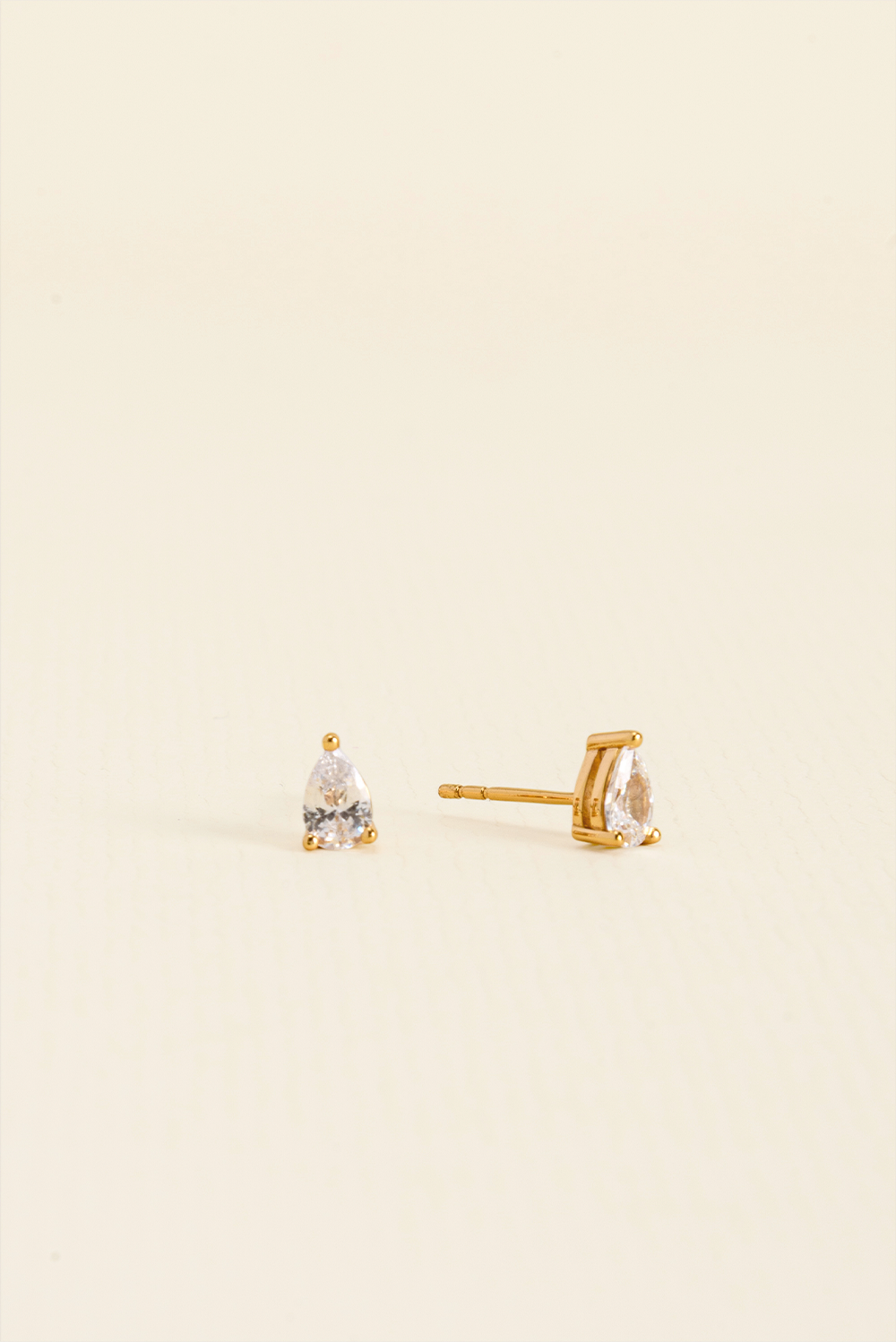 BRINCO SOLITÁRIO GLOW GOTA 6MM DOURADO DOURADO