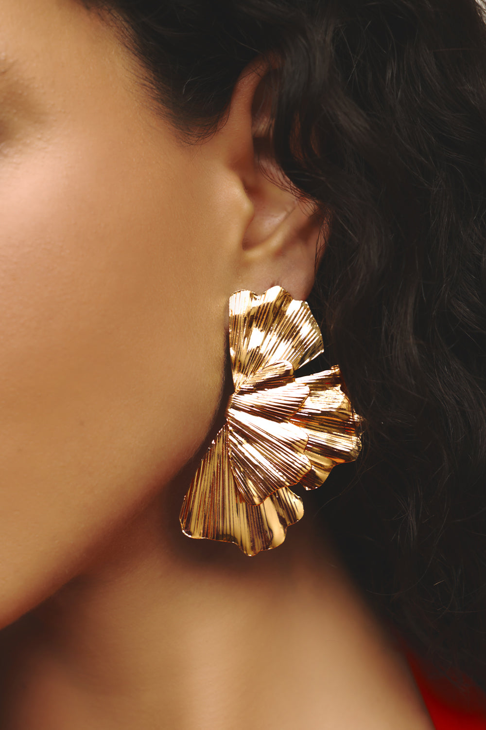 BRINCO BOLD FLOR DOURADO