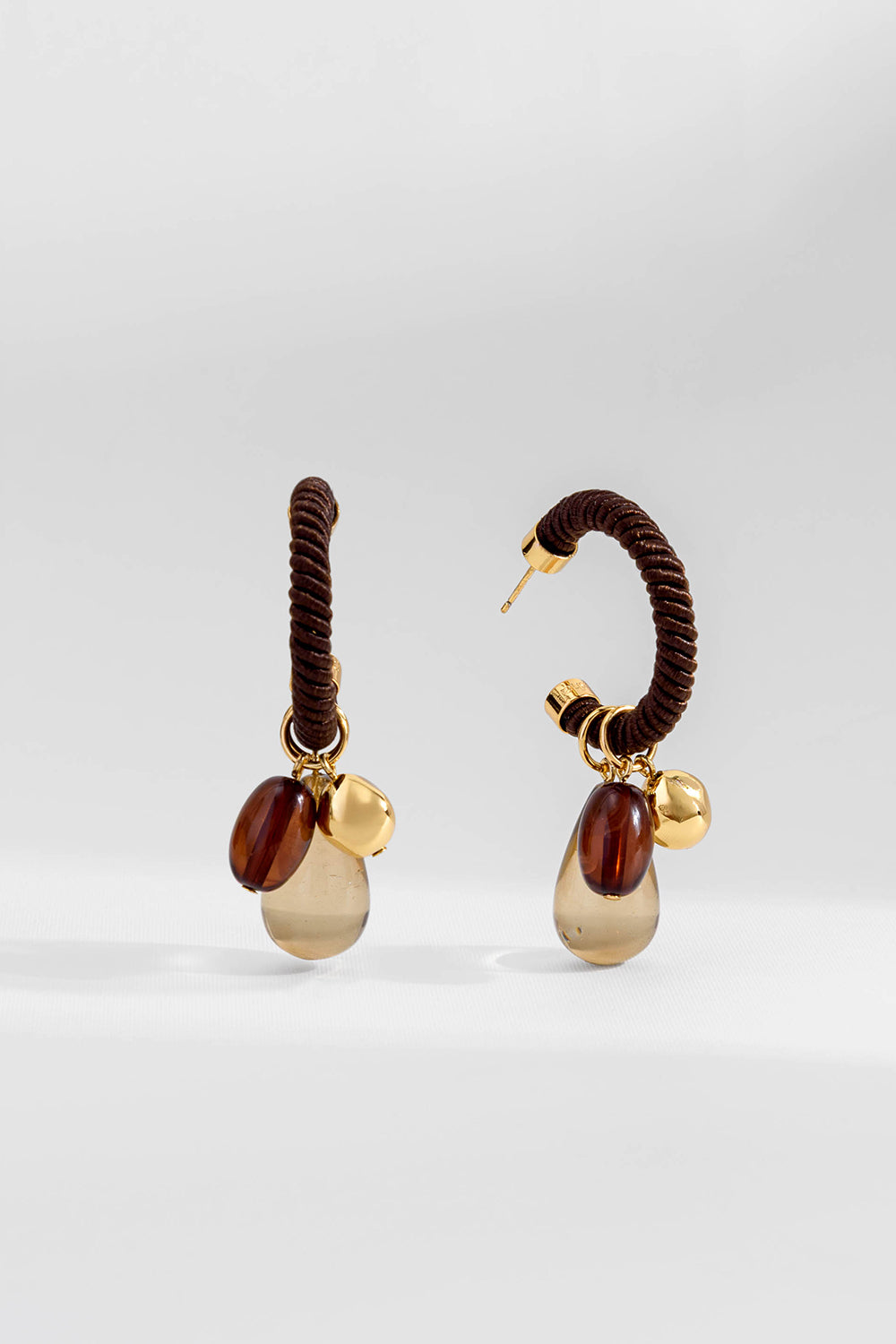 BRINCO WISHES MARROM DOURADO
