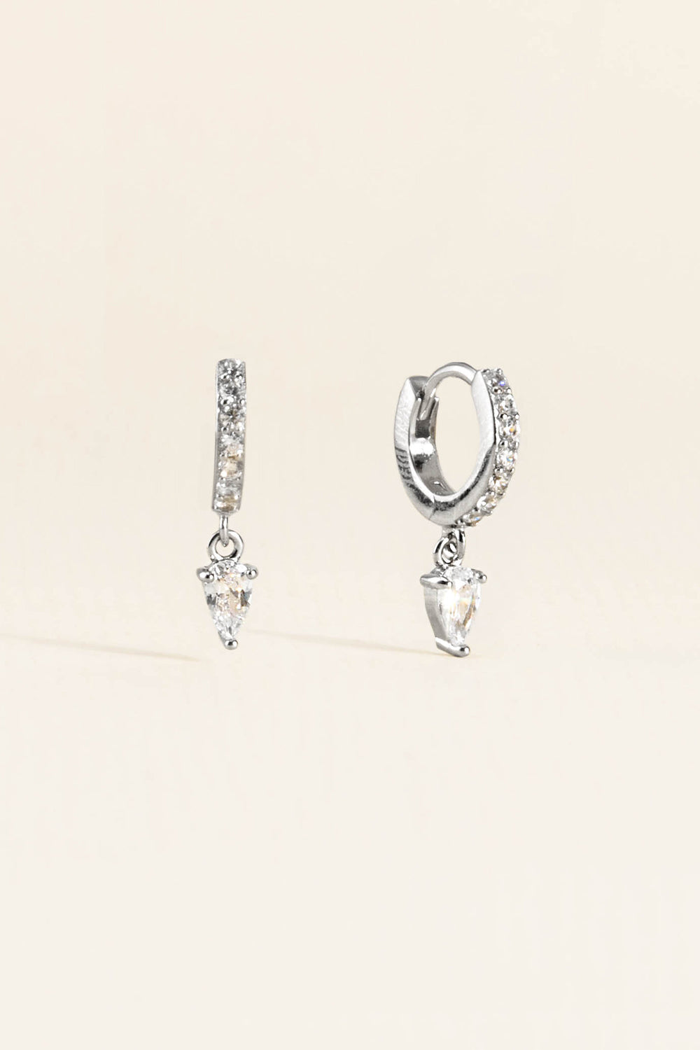BRINCO ARGOLA ZIRCÔNIA GOTA PRATA 925 PRATEADO