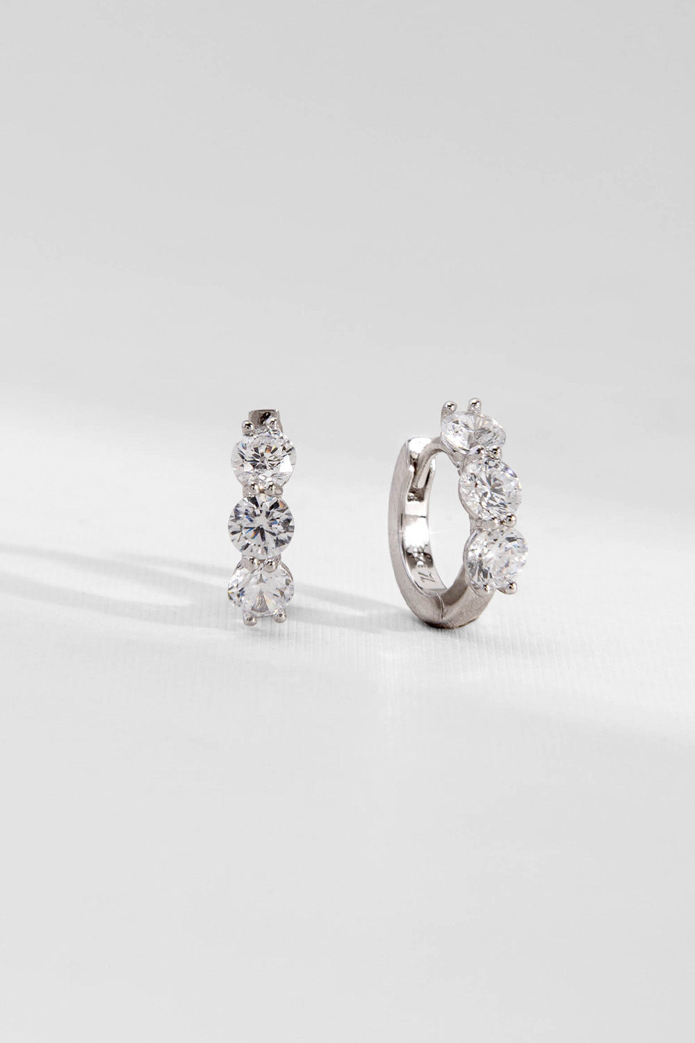 BR BRINCO ARGOLA ZIRCONIA REDONDA PRATA 925 TRANSPARENTE