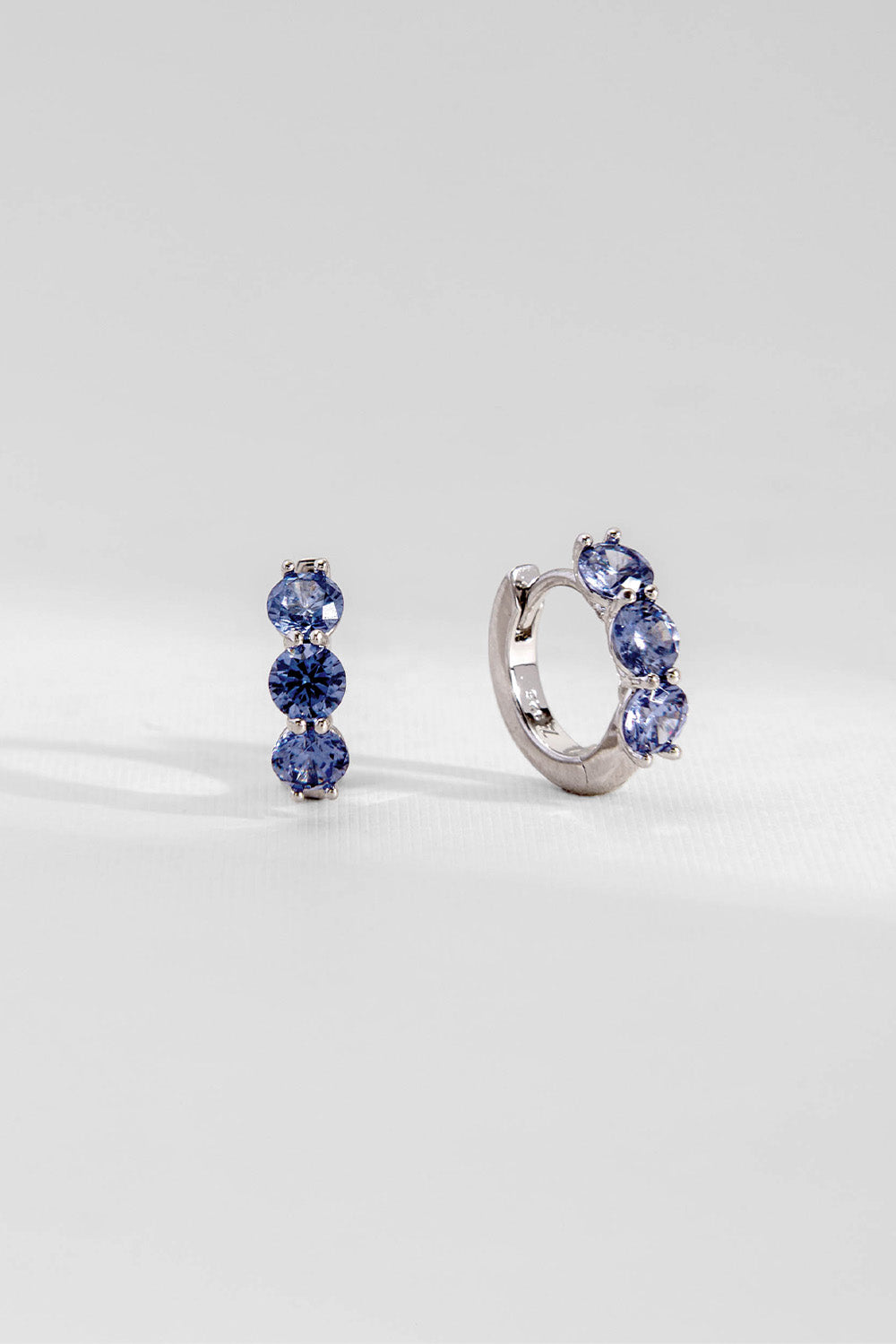 BR BRINCO ARGOLA ZIRCONIA REDONDA PRATA 925 AZUL