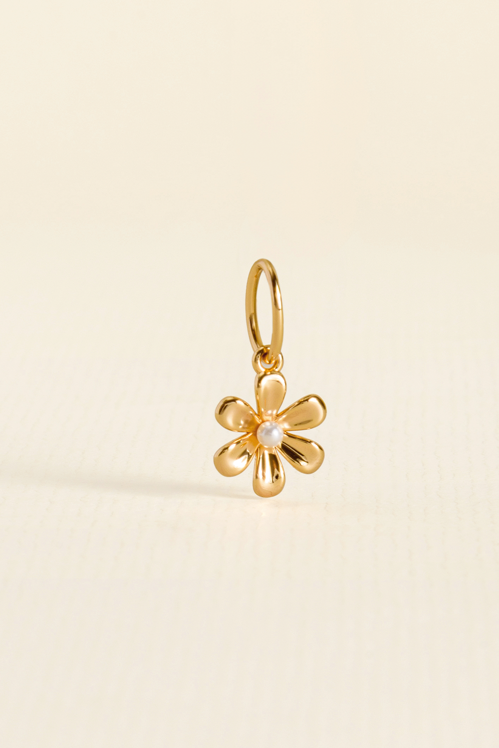 PINGENTE CHARM BAR FLOR PEROLA DOURADO