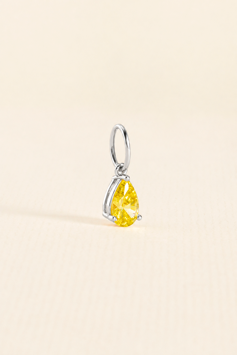 PINGENTE CHARM BAR GOTA ZIRCONIA AMARELA PRATEADO